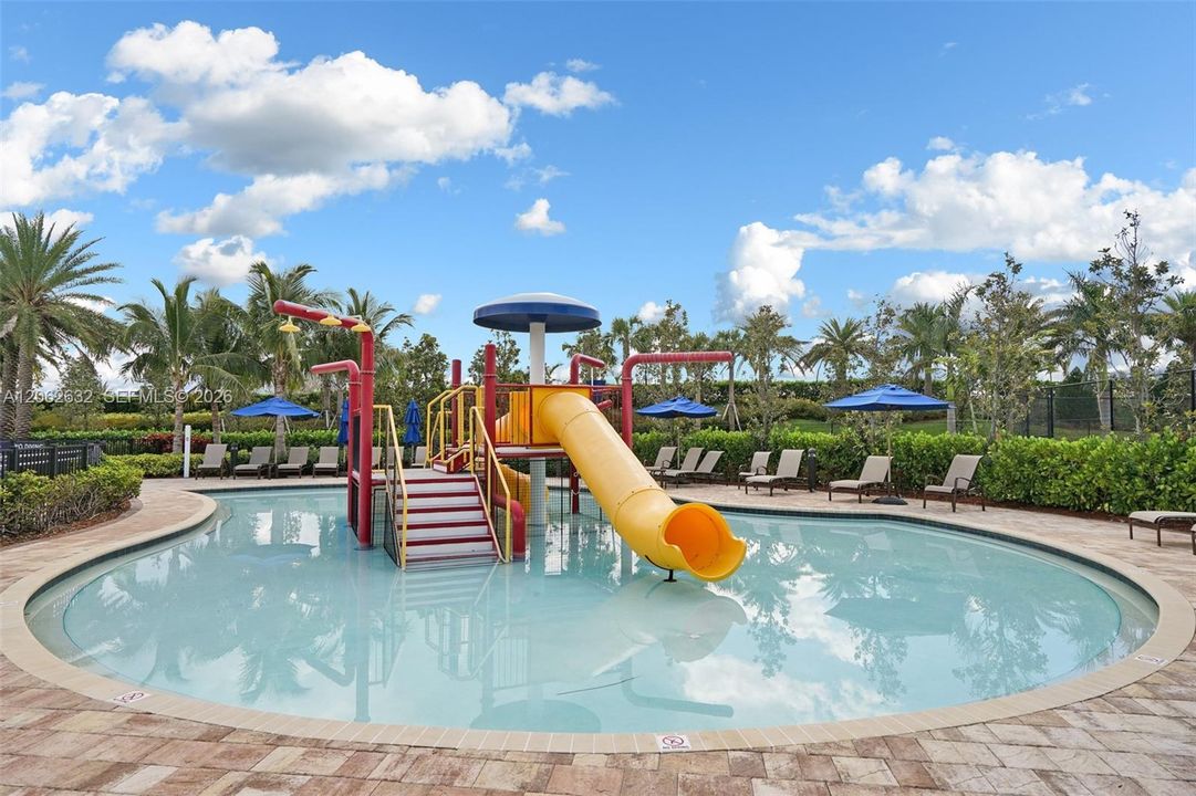 For Sale: $1,000,000 (4 beds, 3 baths, 2558 Square Feet)