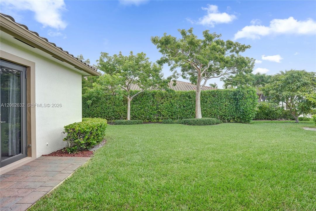 For Sale: $1,000,000 (4 beds, 3 baths, 2558 Square Feet)