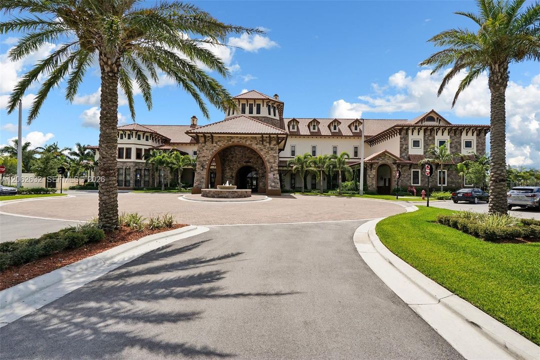 For Sale: $1,000,000 (4 beds, 3 baths, 2558 Square Feet)