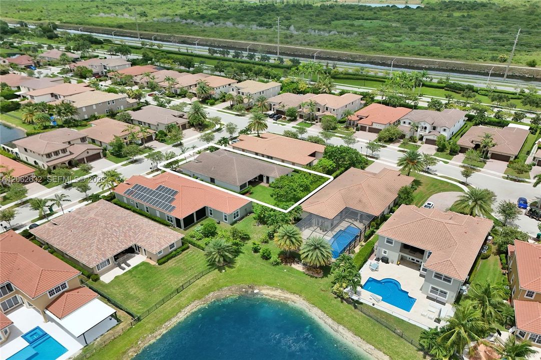 For Sale: $1,000,000 (4 beds, 3 baths, 2558 Square Feet)