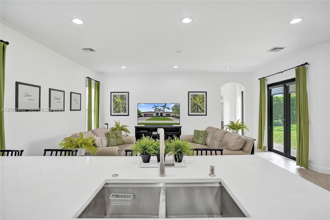 For Sale: $1,000,000 (4 beds, 3 baths, 2558 Square Feet)