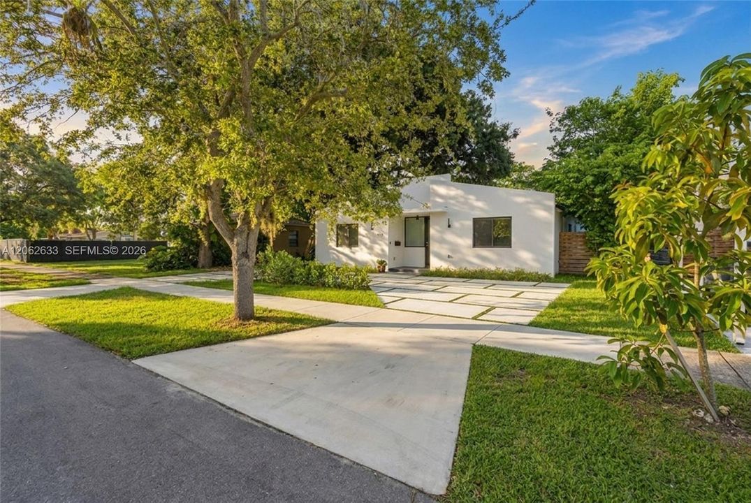 For Sale: $1,299,000 (4 beds, 3 baths, 1731 Square Feet)
