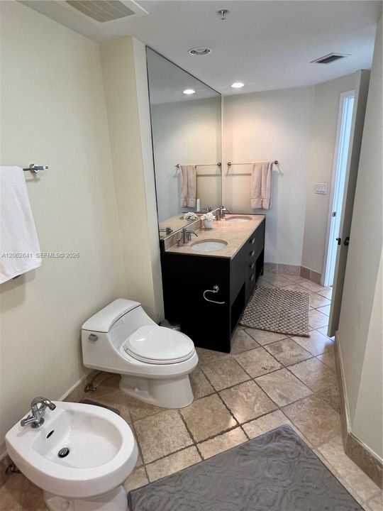 For Rent: $6,500 (2 beds, 2 baths, 1289 Square Feet)