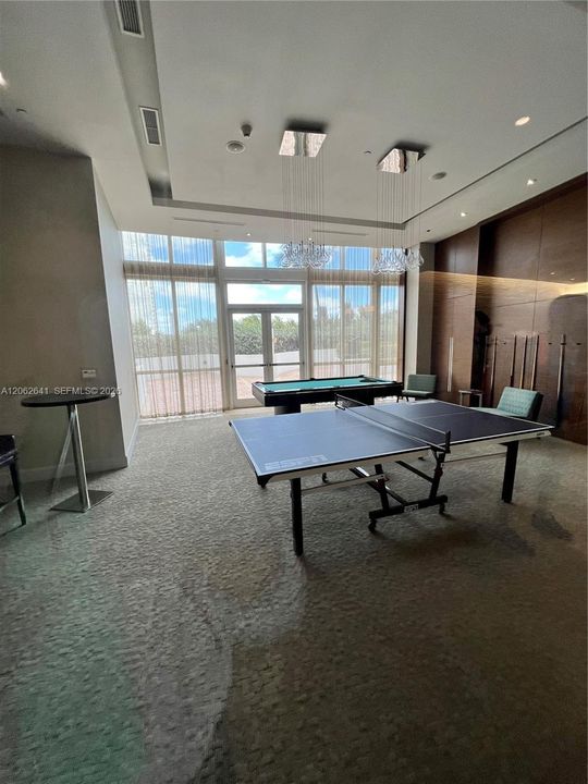For Rent: $6,500 (2 beds, 2 baths, 1289 Square Feet)