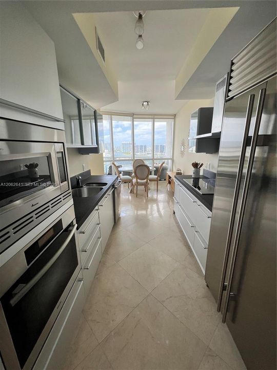 For Rent: $6,500 (2 beds, 2 baths, 1289 Square Feet)