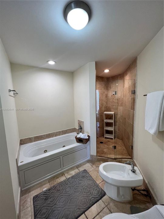 For Rent: $6,500 (2 beds, 2 baths, 1289 Square Feet)