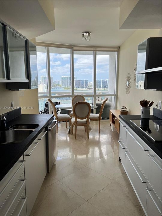 For Rent: $6,500 (2 beds, 2 baths, 1289 Square Feet)