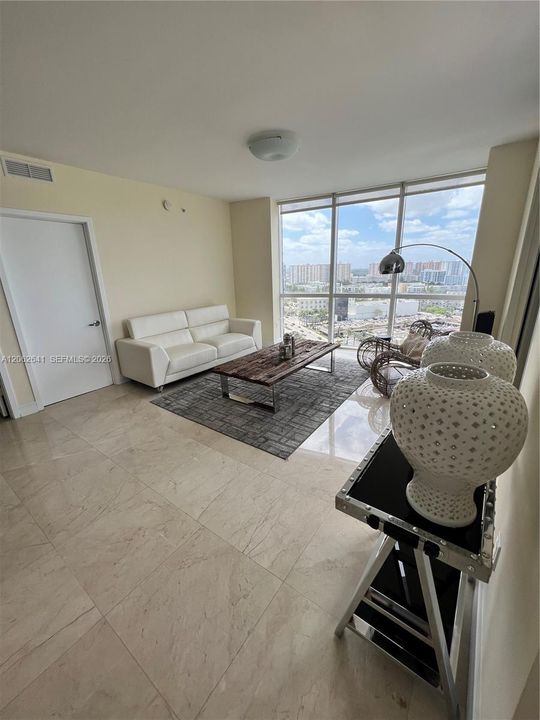 For Rent: $6,500 (2 beds, 2 baths, 1289 Square Feet)