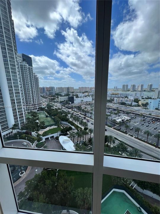 For Rent: $6,500 (2 beds, 2 baths, 1289 Square Feet)