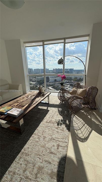 For Rent: $6,500 (2 beds, 2 baths, 1289 Square Feet)