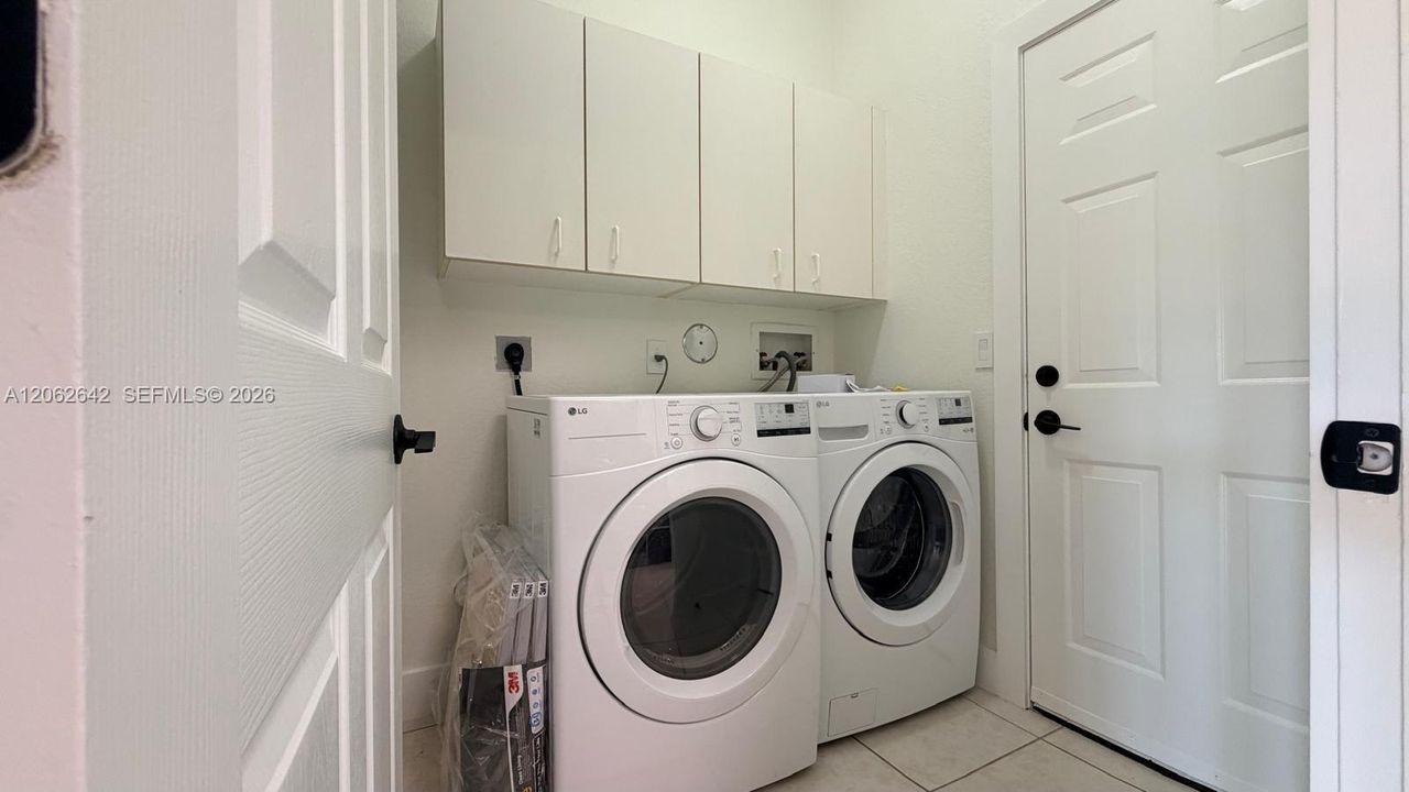 В аренду: $5,400 (4 спален, 2 ванн, 2172 Квадратных фут)