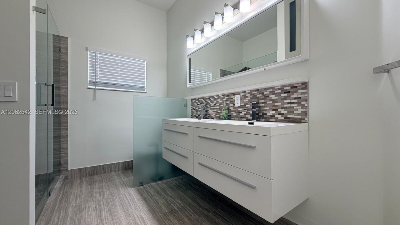 В аренду: $5,400 (4 спален, 2 ванн, 2172 Квадратных фут)