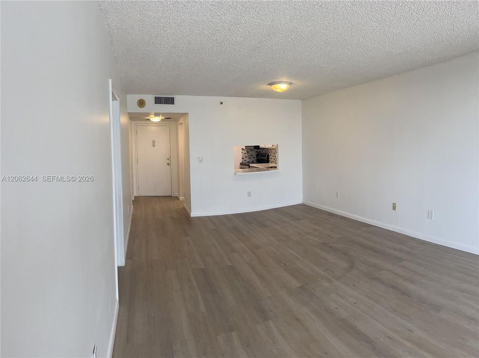 В аренду: $1,950 (1 спален, 1 ванн, 782 Квадратных фут)