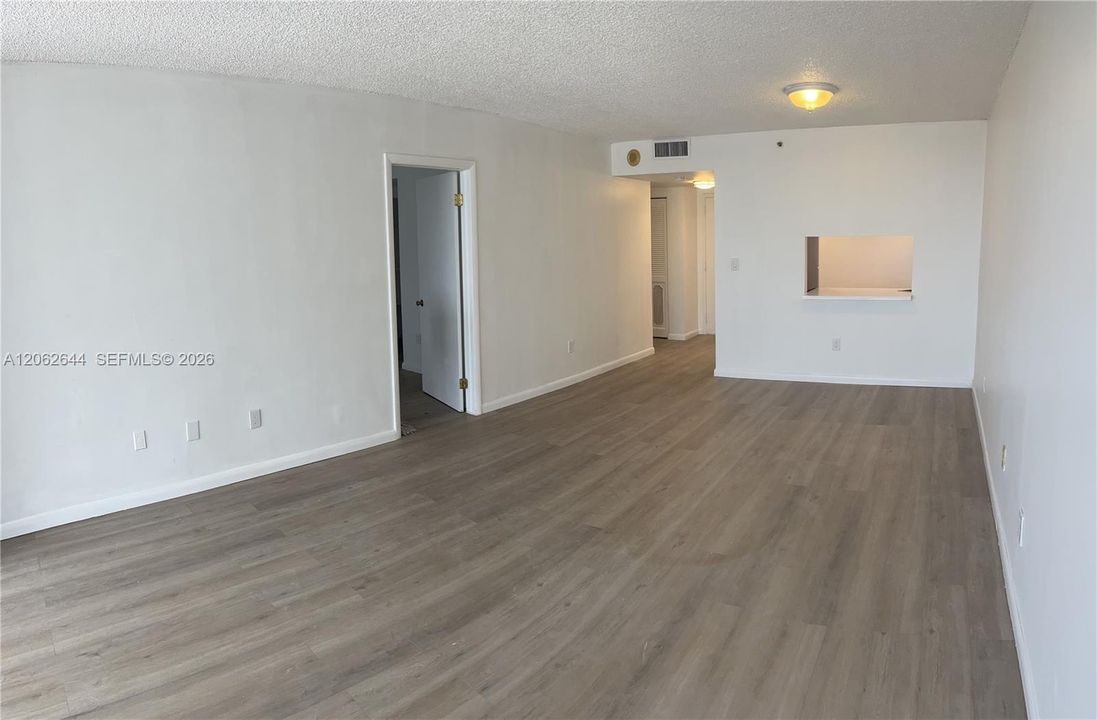 В аренду: $1,950 (1 спален, 1 ванн, 782 Квадратных фут)