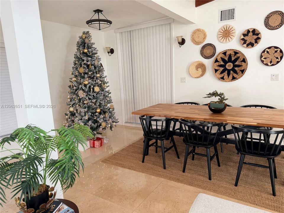 For Rent: $7,950 (4 beds, 4 baths, 1915 Square Feet)