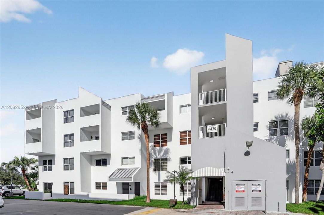 En Venta: $345,000 (2 camas, 2 baños, 910 Pies cuadrados)
