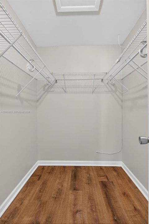 En Venta: $345,000 (2 camas, 2 baños, 910 Pies cuadrados)