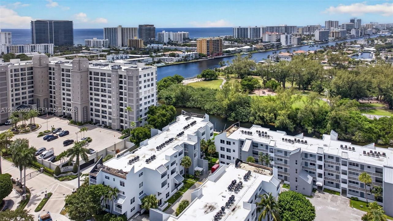 En Venta: $345,000 (2 camas, 2 baños, 910 Pies cuadrados)