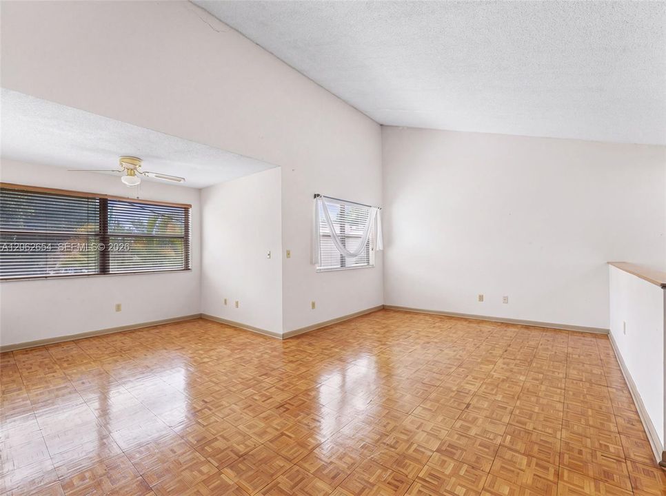 For Sale: $365,000 (3 beds, 2 baths, 1130 Square Feet)