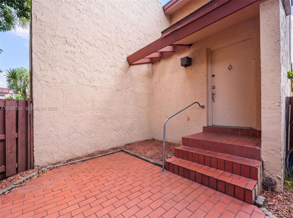 For Sale: $365,000 (3 beds, 2 baths, 1130 Square Feet)