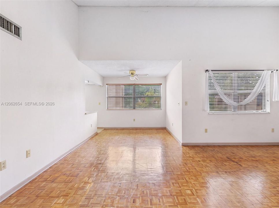 For Sale: $365,000 (3 beds, 2 baths, 1130 Square Feet)