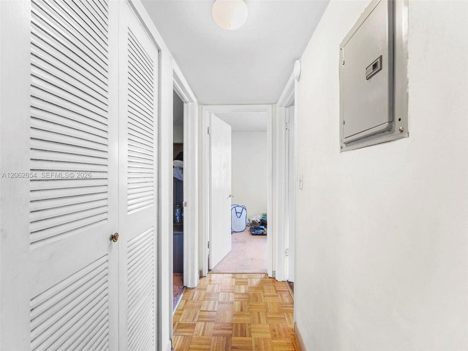 For Sale: $365,000 (3 beds, 2 baths, 1130 Square Feet)