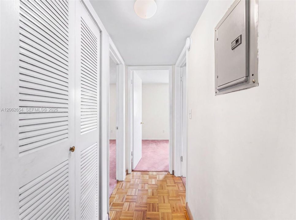 For Sale: $365,000 (3 beds, 2 baths, 1130 Square Feet)