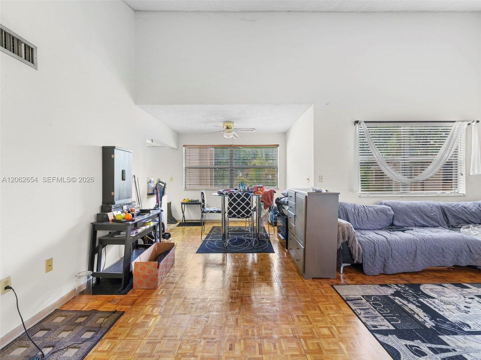 For Sale: $365,000 (3 beds, 2 baths, 1130 Square Feet)