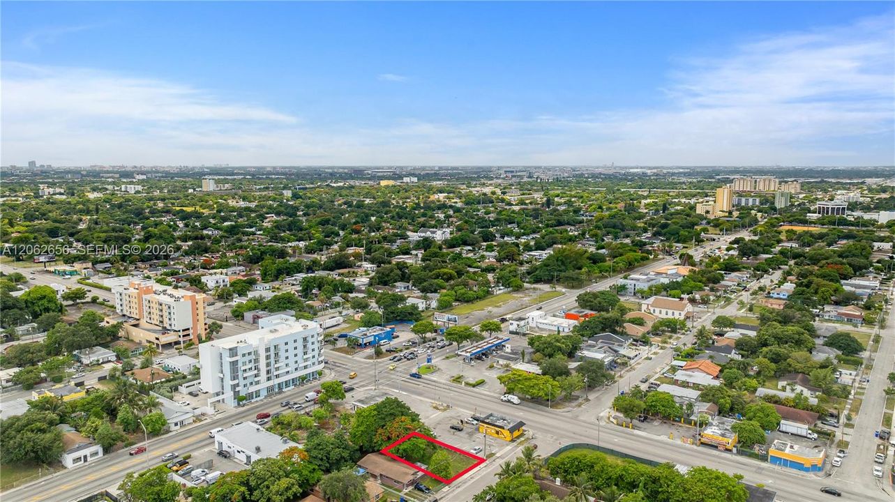 En Venta: $349,000 (0.13 acres)
