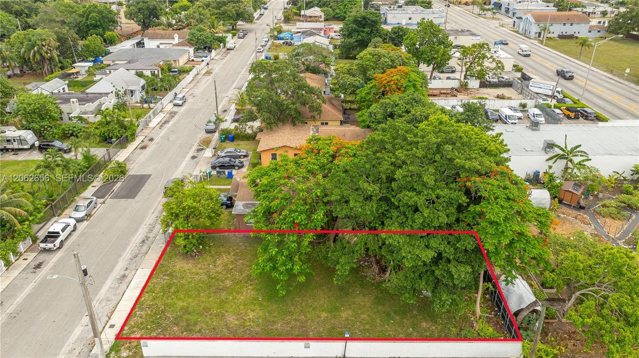 En Venta: $349,000 (0.13 acres)
