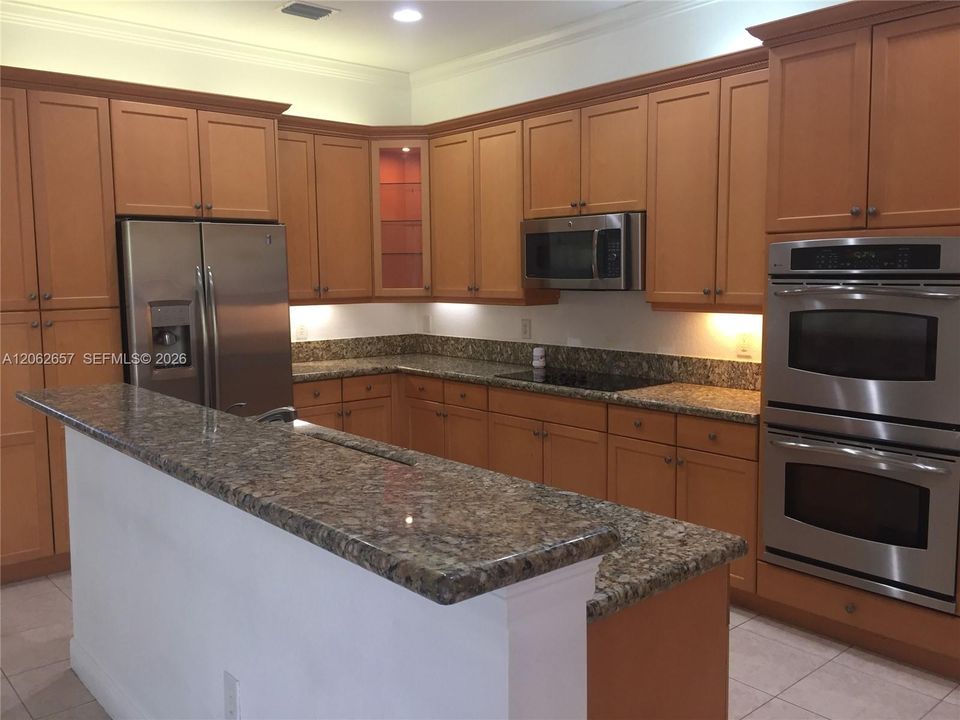 В аренду: $5,000 (4 спален, 3 ванн, 2481 Квадратных фут)