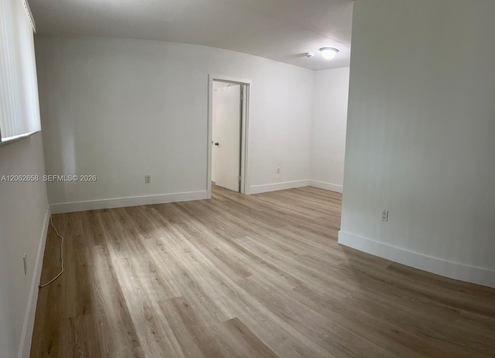 В аренду: $1,850 (1 спален, 1 ванн, 680 Квадратных фут)