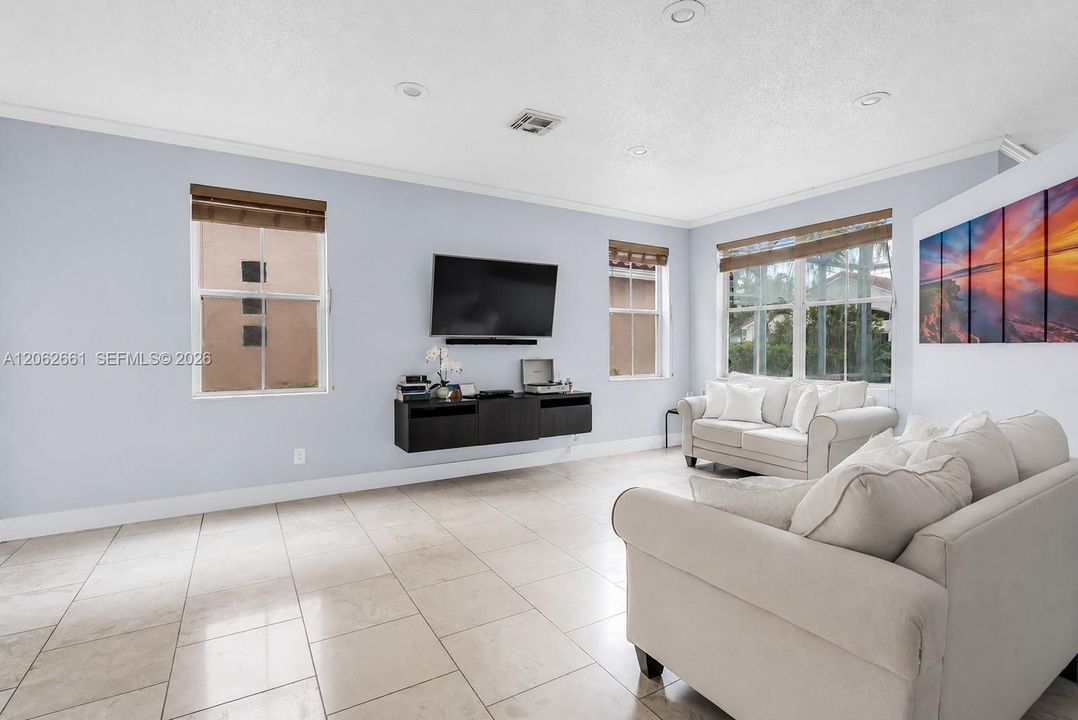For Rent: $3,700 (3 beds, 2 baths, 1568 Square Feet)