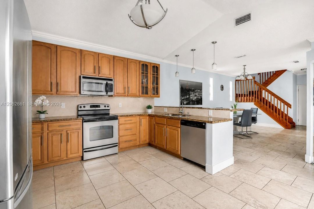 For Rent: $3,700 (3 beds, 2 baths, 1568 Square Feet)