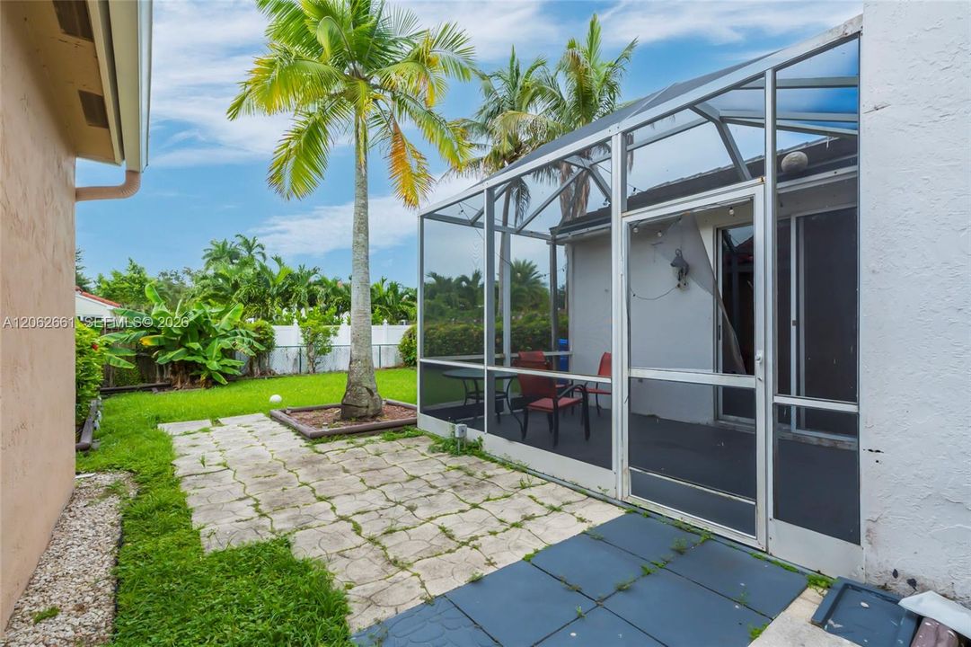For Rent: $3,700 (3 beds, 2 baths, 1568 Square Feet)
