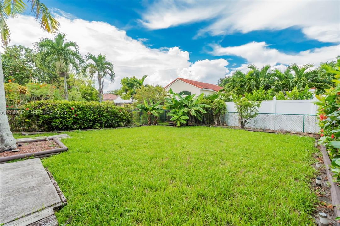 For Rent: $3,700 (3 beds, 2 baths, 1568 Square Feet)