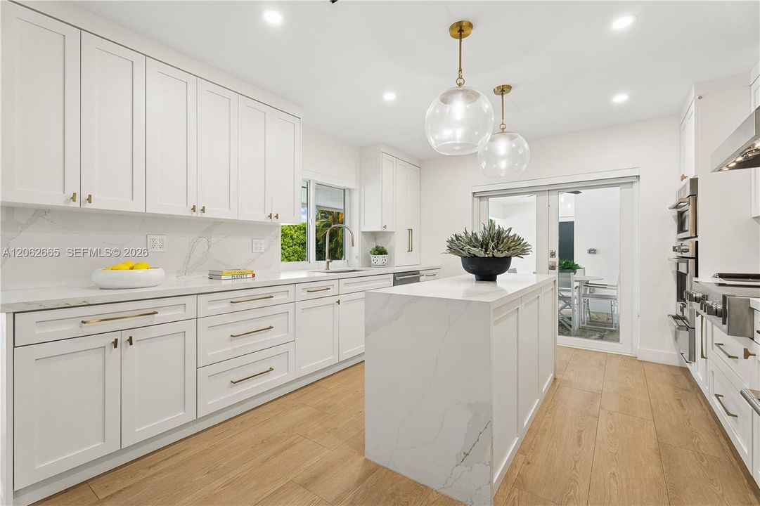 For Sale: $1,595,000 (4 beds, 2 baths, 2324 Square Feet)