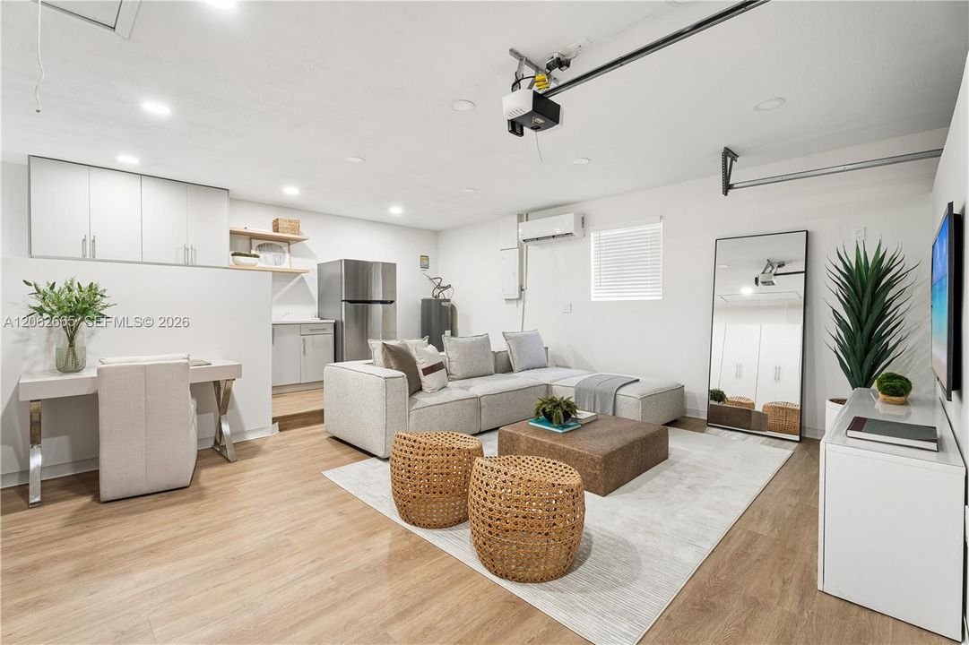 For Sale: $1,595,000 (4 beds, 2 baths, 2324 Square Feet)