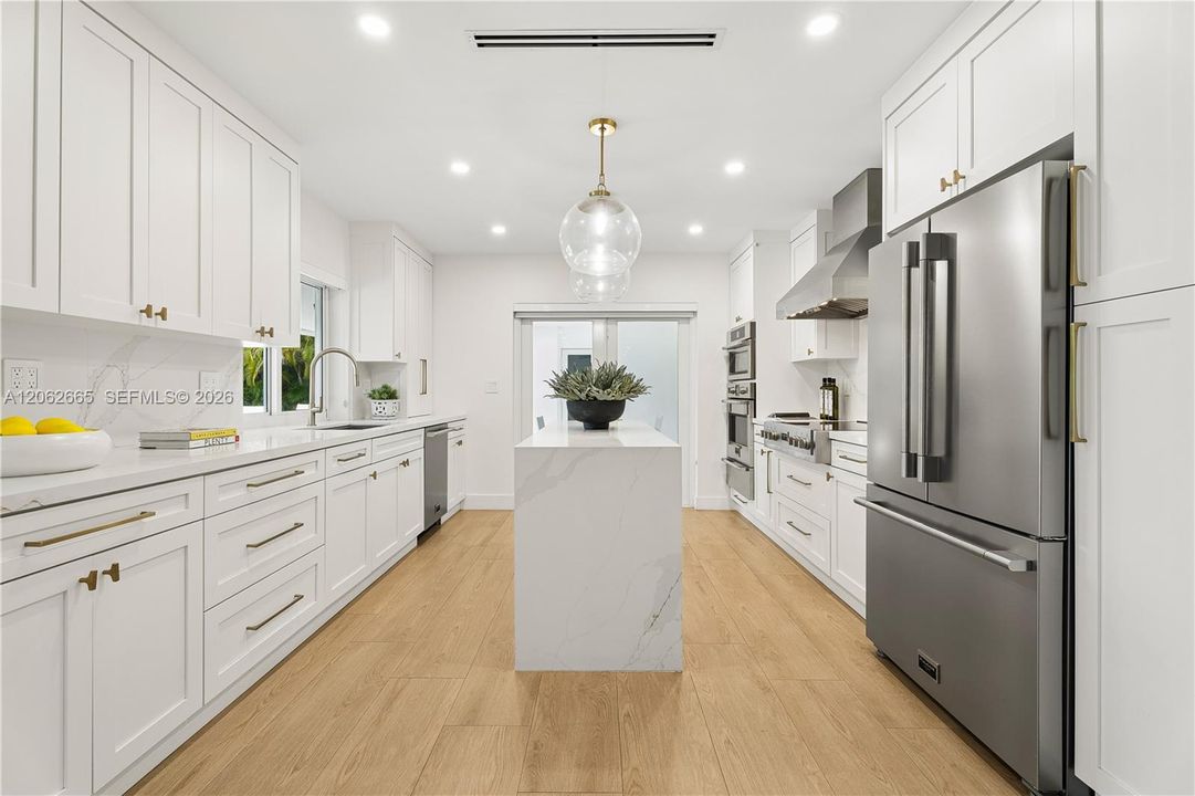 For Sale: $1,595,000 (4 beds, 2 baths, 2324 Square Feet)