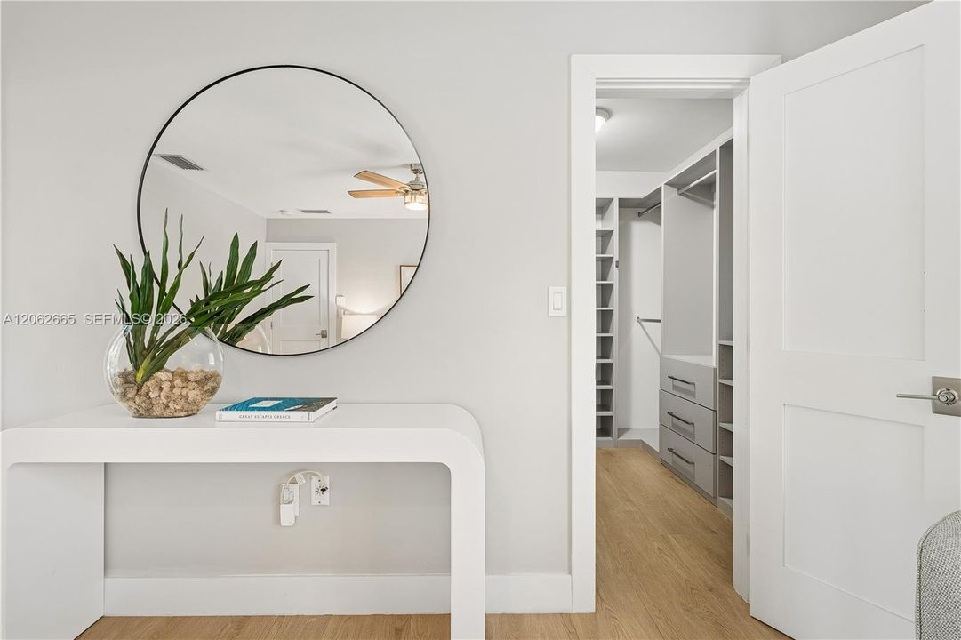 For Sale: $1,595,000 (4 beds, 2 baths, 2324 Square Feet)