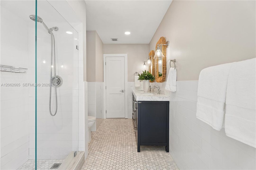 For Sale: $1,595,000 (4 beds, 2 baths, 2324 Square Feet)
