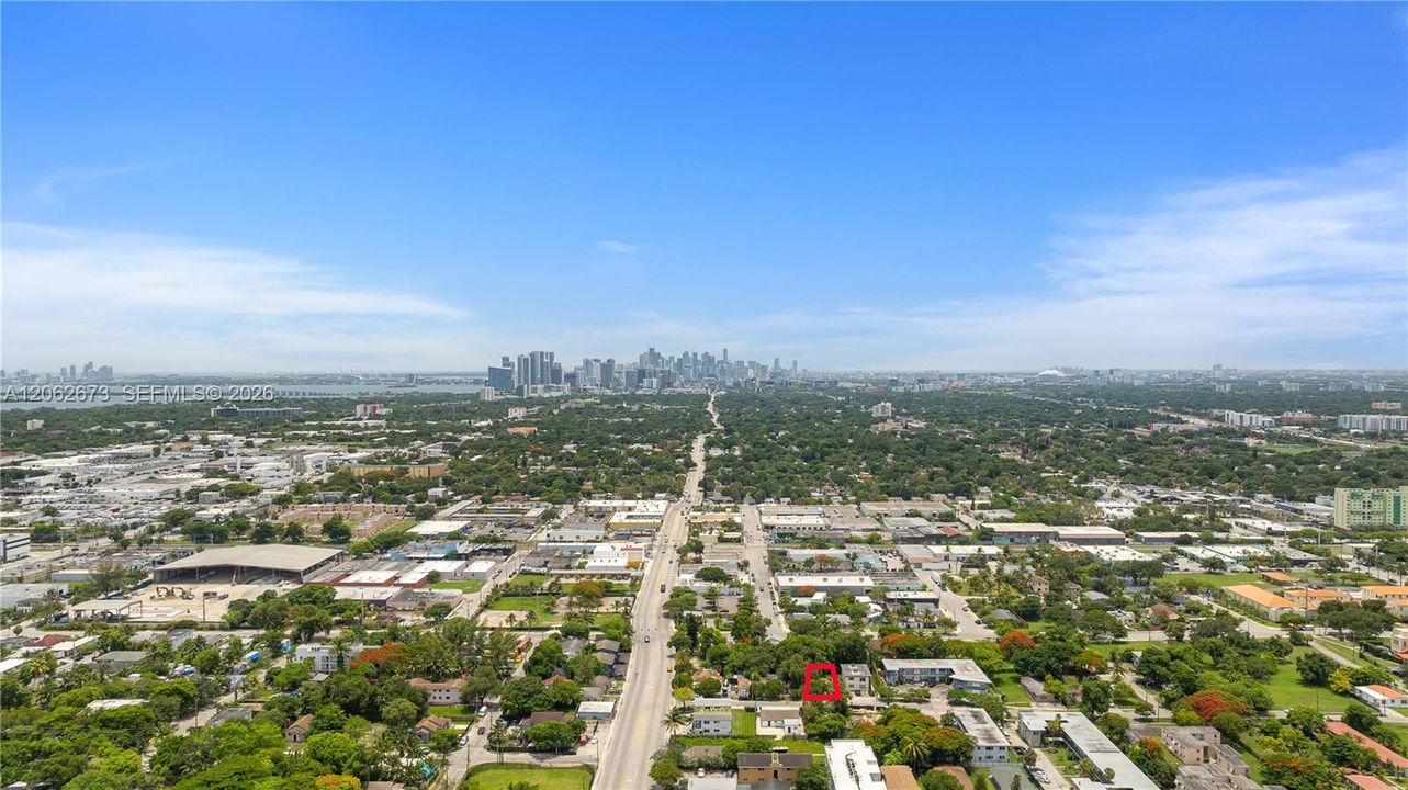 На продажу: $449,000 (0.12 acres)