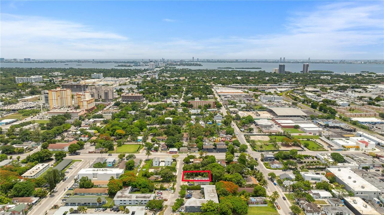 На продажу: $449,000 (0.12 acres)
