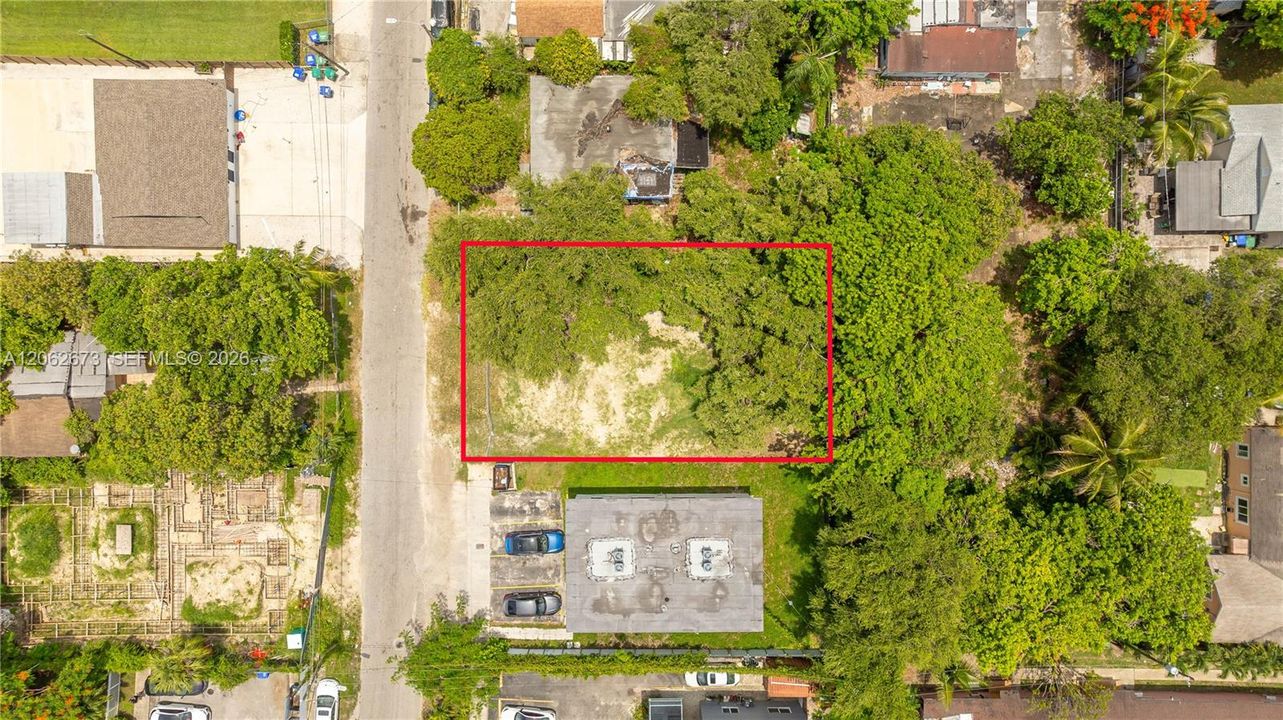 На продажу: $449,000 (0.12 acres)