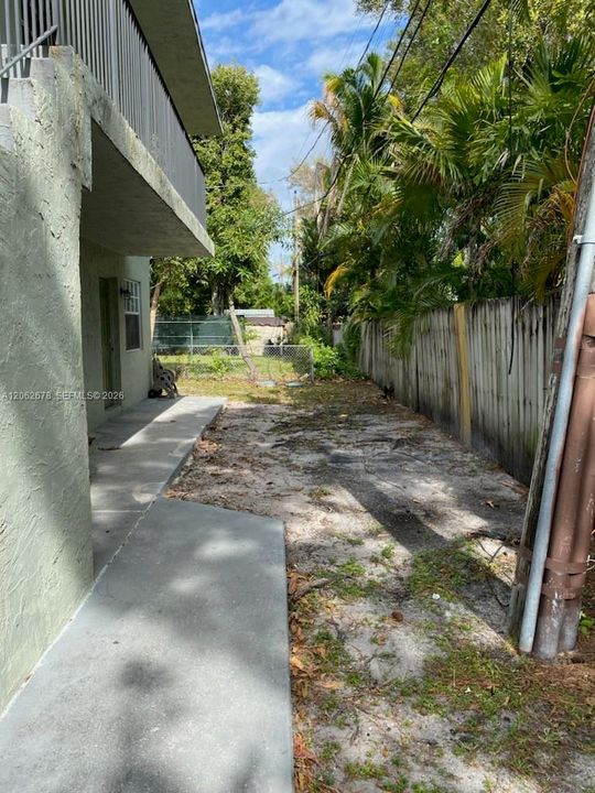 For Rent: $2,750 (3 beds, 2 baths, 1025 Square Feet)