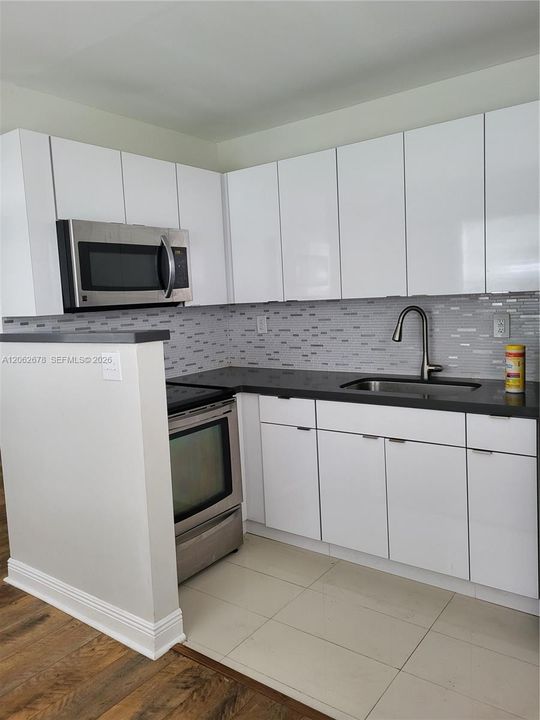 For Rent: $2,750 (3 beds, 2 baths, 1025 Square Feet)