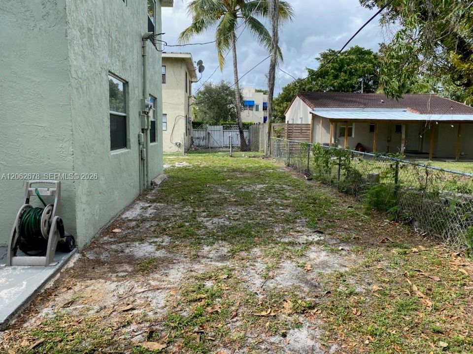 For Rent: $2,750 (3 beds, 2 baths, 1025 Square Feet)
