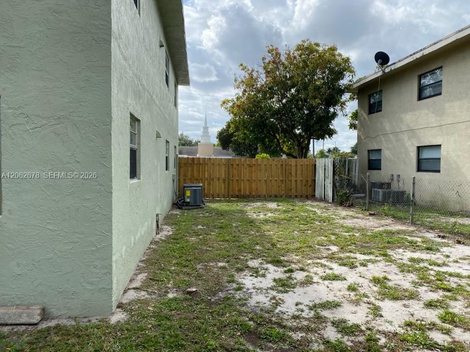 For Rent: $2,750 (3 beds, 2 baths, 1025 Square Feet)