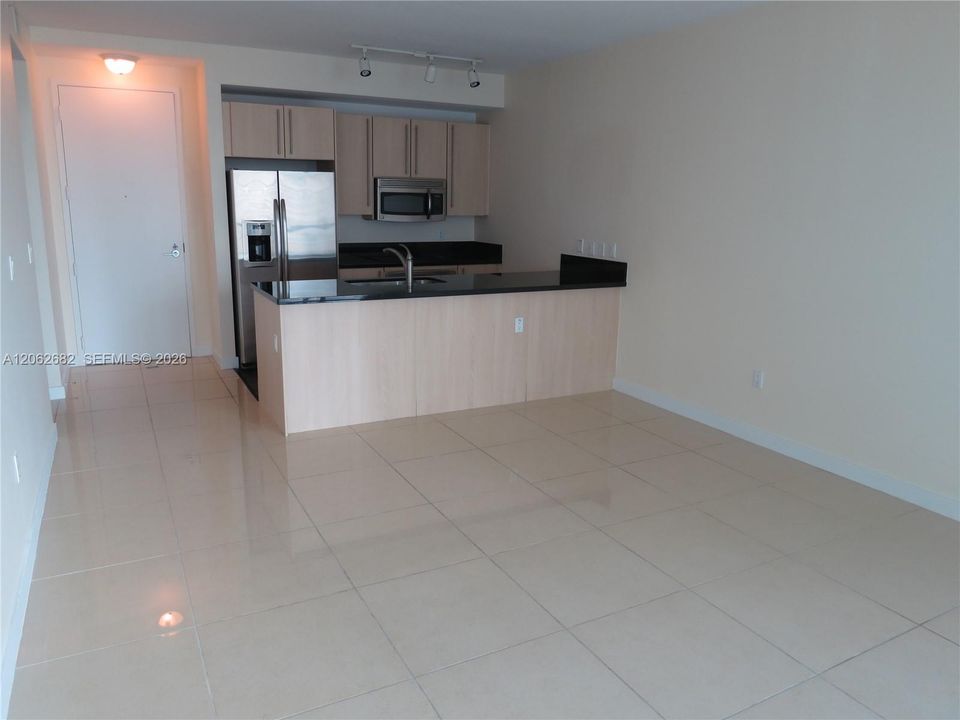 В аренду: $2,800 (1 спален, 1 ванн, 694 Квадратных фут)