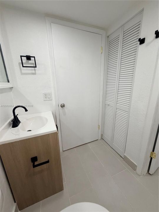 For Sale: $229,900 (2 beds, 1 baths, 778 Square Feet)
